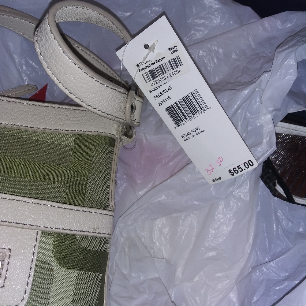 Purse - Picture 2 of 3